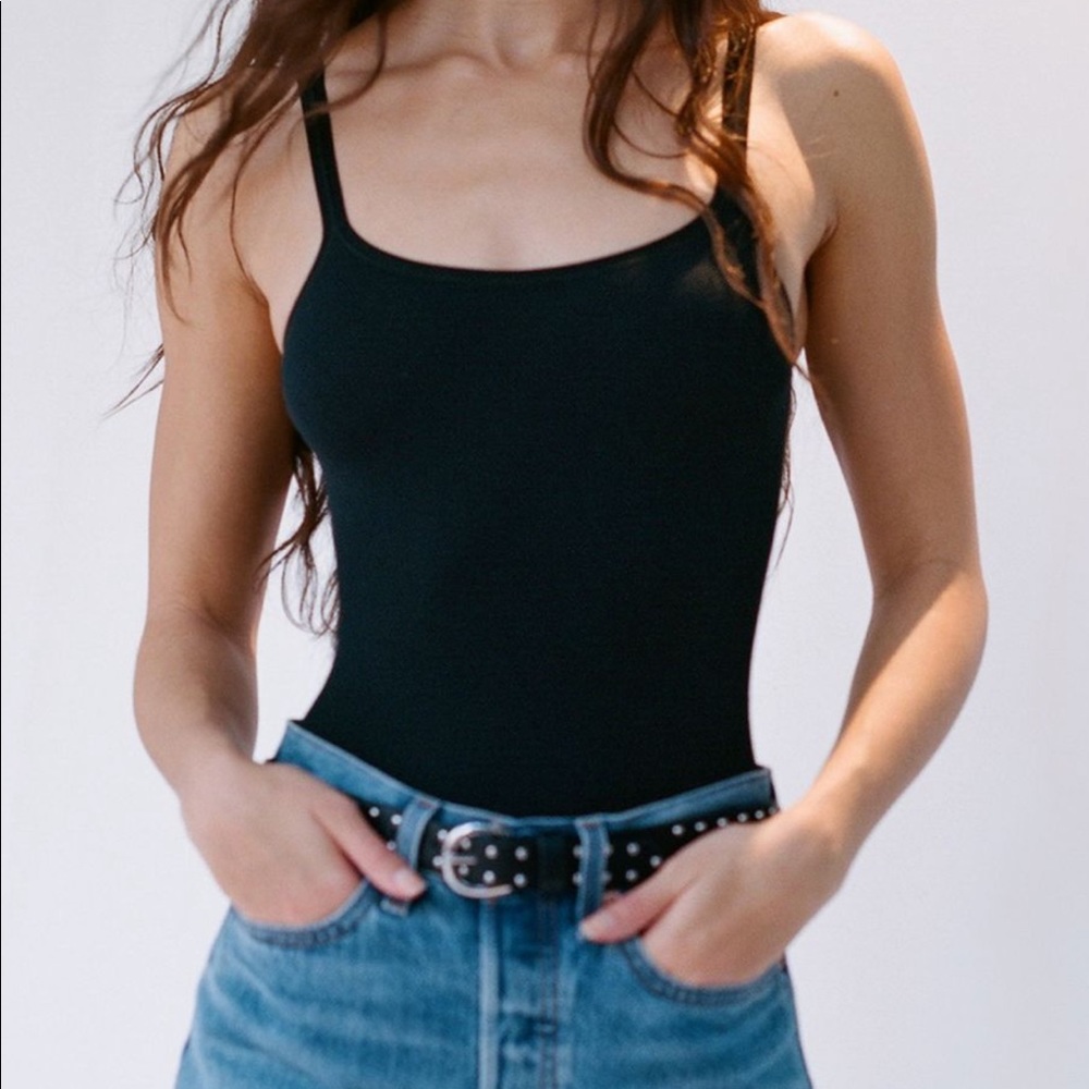 Out from under seamless bodysuit⚡️